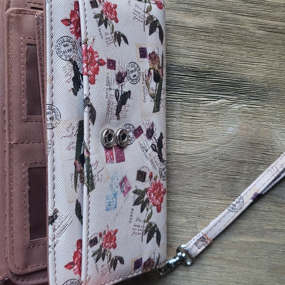 Wristlet wallet - Picture 6 of 8